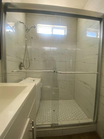1401 El Sereno Dr, Bakersfield, CA 93304