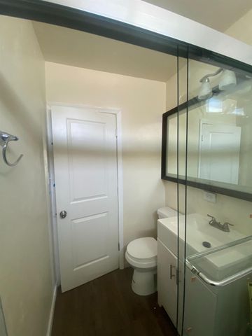 1401 El Sereno Dr, Bakersfield, CA 93304