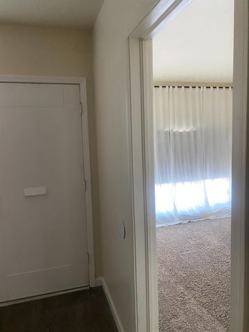 1401 El Sereno Dr, Bakersfield, CA 93304