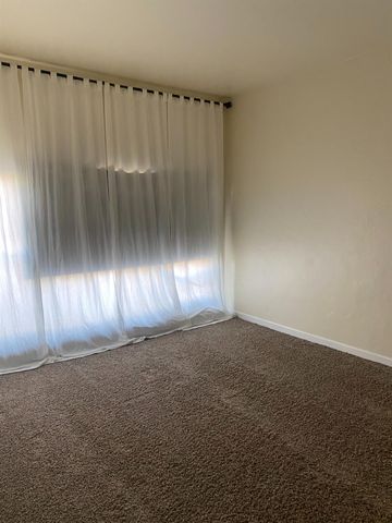 1401 El Sereno Dr, Bakersfield, CA 93304