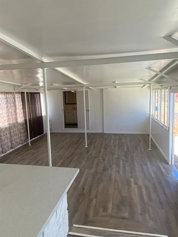 1401 El Sereno Dr, Bakersfield, CA 93304