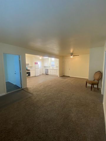 1401 El Sereno Dr, Bakersfield, CA 93304