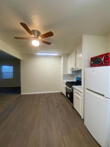 1401 El Sereno Dr, Bakersfield, CA 93304