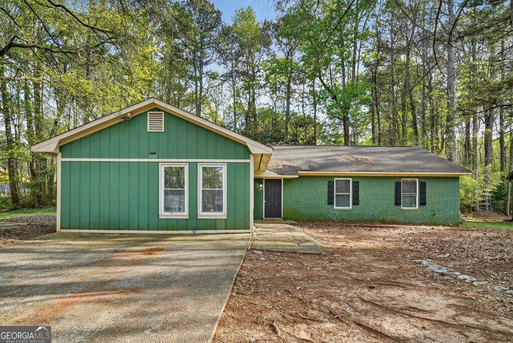 2729 Caribou Courts, Morrow, GA 30260