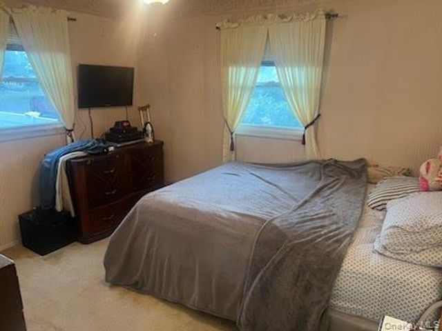 8 Wantagh Avenue, East Islip, NY 11730