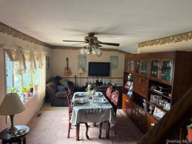 8 Wantagh Avenue, East Islip, NY 11730