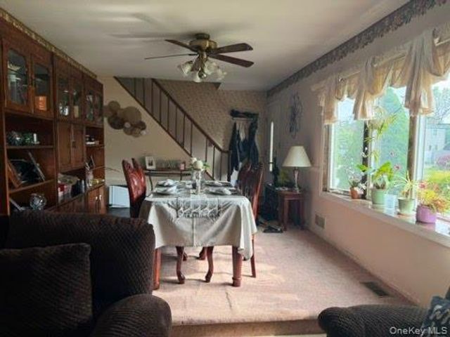 8 Wantagh Avenue, East Islip, NY 11730