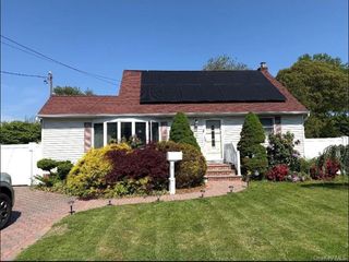 8 Wantagh Avenue, East Islip, NY 11730