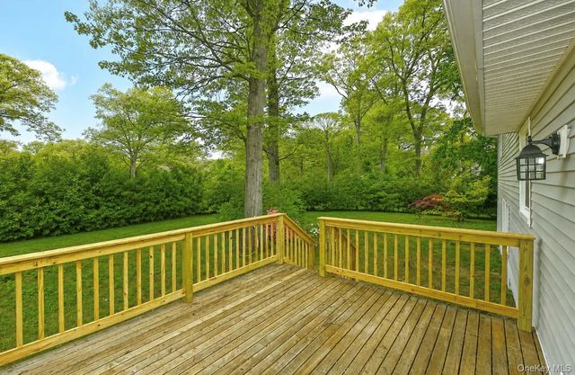 29 Bennett Avenue, Huntington Station, NY 11746