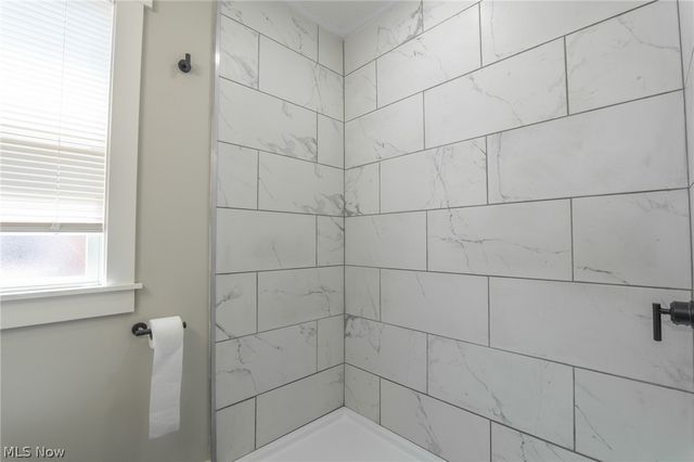 37 Arlington Circle, Wickliffe, OH 44092