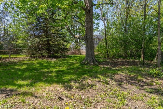 37 Arlington Circle, Wickliffe, OH 44092
