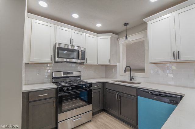 37 Arlington Circle, Wickliffe, OH 44092