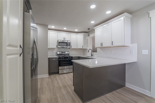 37 Arlington Circle, Wickliffe, OH 44092
