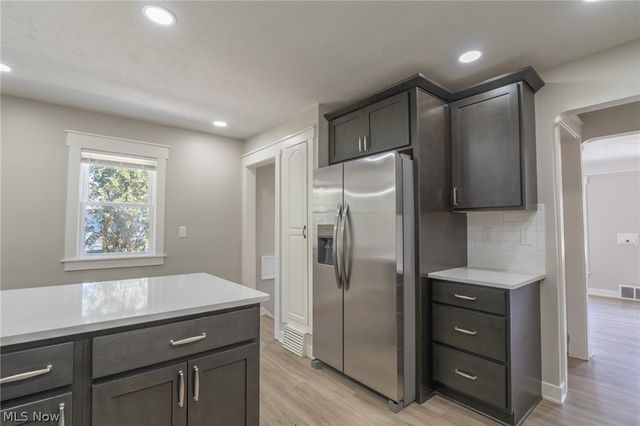 37 Arlington Circle, Wickliffe, OH 44092