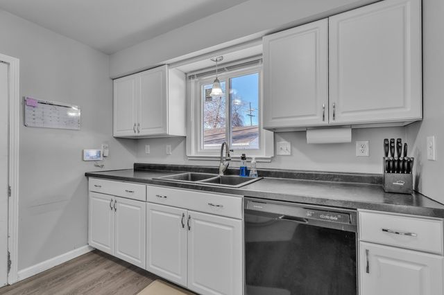 19135 Weyher Street, Livonia, MI 48152