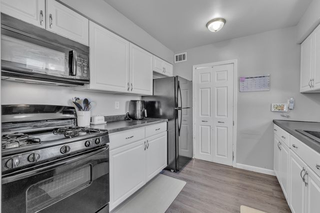 19135 Weyher Street, Livonia, MI 48152