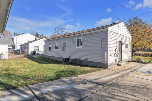 19135 Weyher Street, Livonia, MI 48152