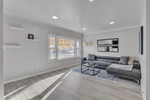 19135 Weyher Street, Livonia, MI 48152