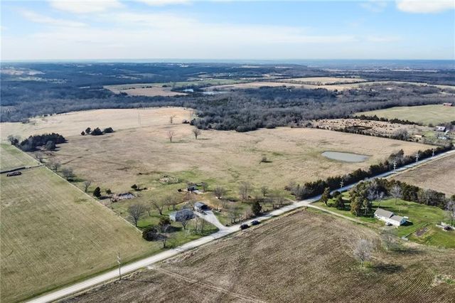 38080 Osawatomie Road, Osawatomie, KS 66064