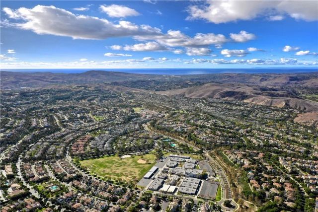 35 St Mays Rd, Ladera Ranch, CA 92694