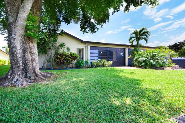 116 Village Walk Drive, Royal Palm Beach, FL 33411
