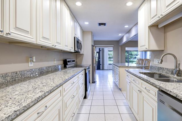 116 Village Walk Drive, Royal Palm Beach, FL 33411