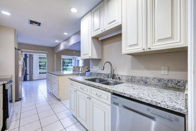 116 Village Walk Drive, Royal Palm Beach, FL 33411