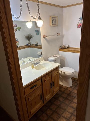 3165 S Manor COURT, New Berlin, WI 53151