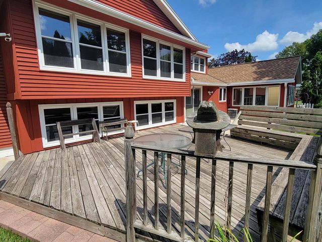3165 S Manor COURT, New Berlin, WI 53151