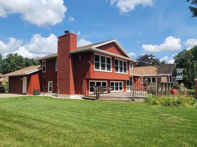3165 S Manor COURT, New Berlin, WI 53151