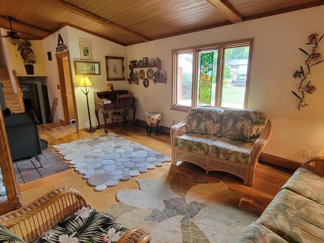 3165 S Manor COURT, New Berlin, WI 53151