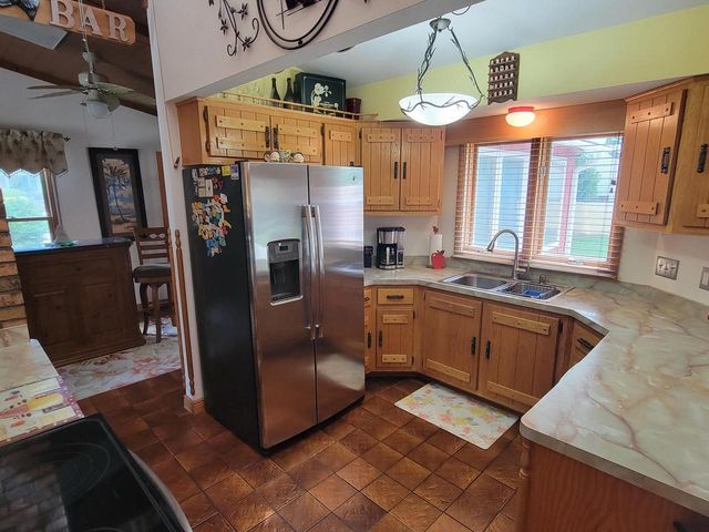 3165 S Manor COURT, New Berlin, WI 53151