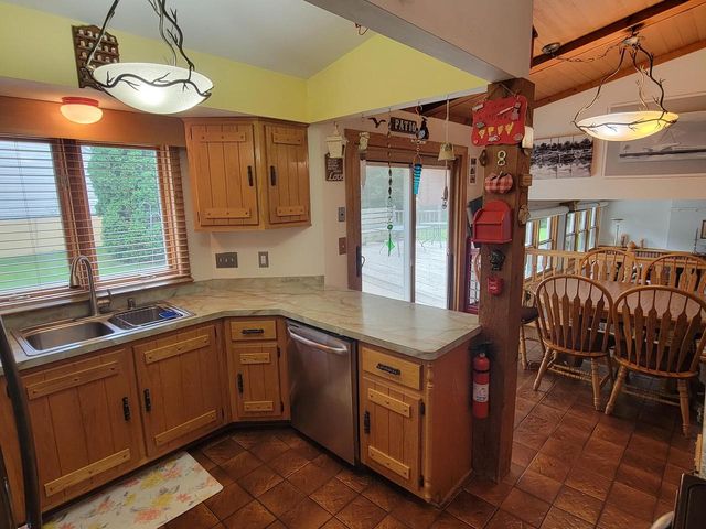 3165 S Manor COURT, New Berlin, WI 53151