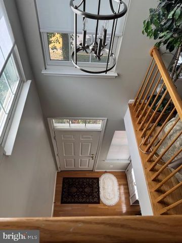 2550 JAMES MADISON CIR, Herndon, VA 20171