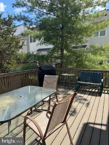 2550 JAMES MADISON CIR, Herndon, VA 20171