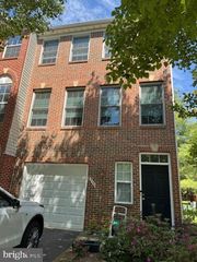 2550 JAMES MADISON CIR, Herndon, VA 20171