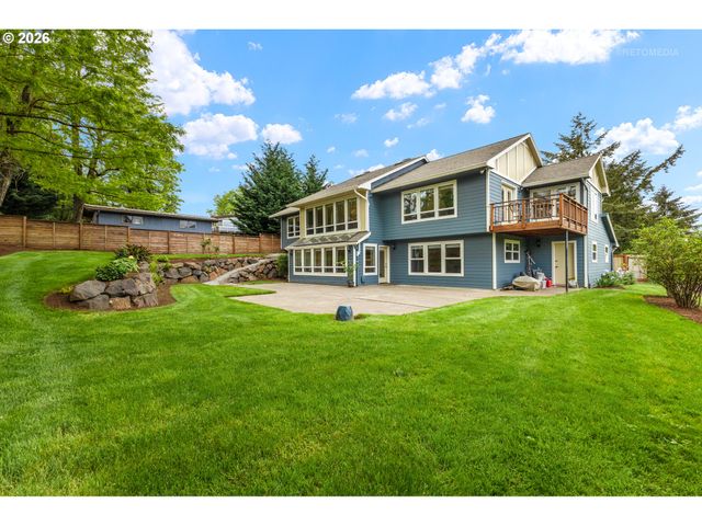 12395 Sw CLARA Ln, Lake Oswego, OR 97035