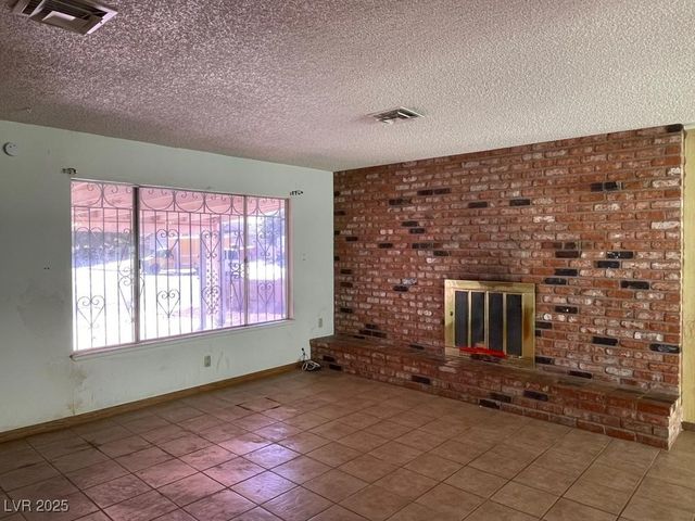 5712 Pinecone Place, Las Vegas, NV 89108