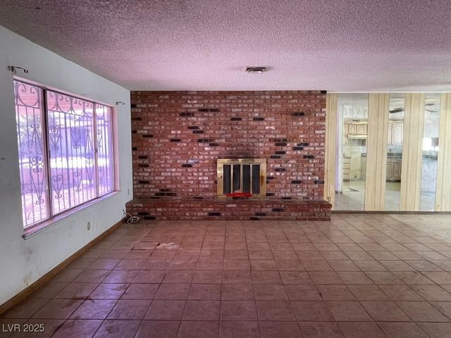 5712 Pinecone Place, Las Vegas, NV 89108