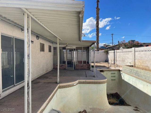 5712 Pinecone Place, Las Vegas, NV 89108