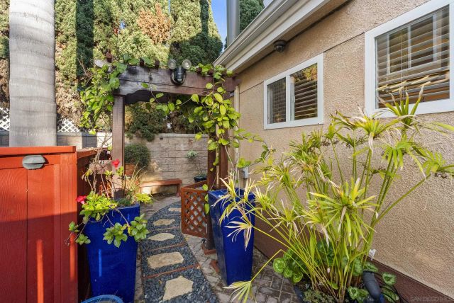 555 Eaton St. N, Oceanside, CA 92054