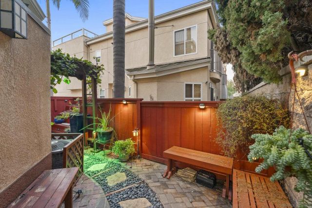 555 Eaton St. N, Oceanside, CA 92054