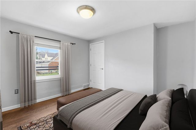 5241 Dresden Way, Lawrenceville, PA 15201