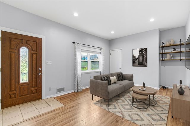 5241 Dresden Way, Lawrenceville, PA 15201