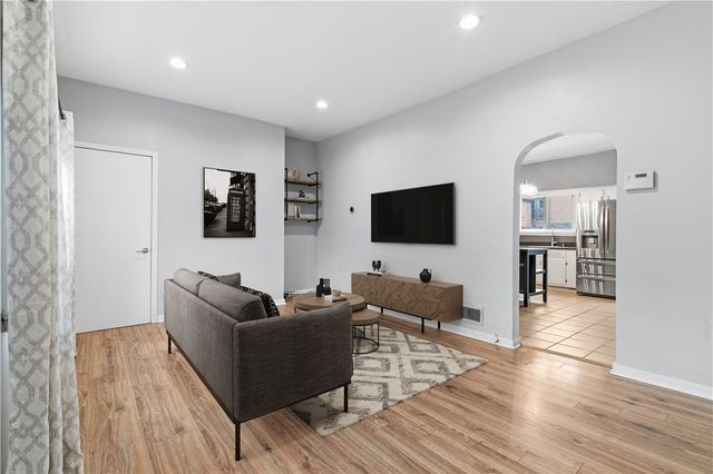 5241 Dresden Way, Lawrenceville, PA 15201