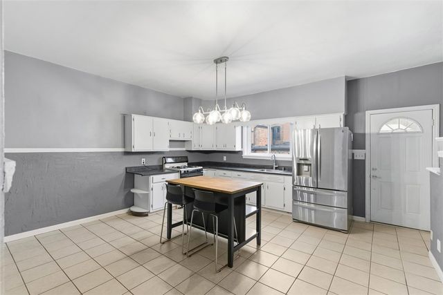 5241 Dresden Way, Lawrenceville, PA 15201