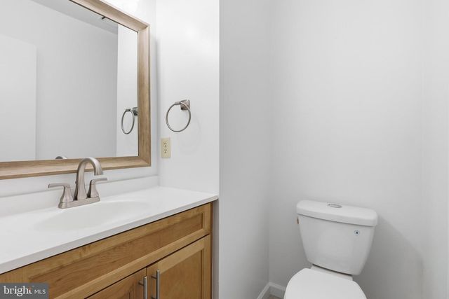 5079 LAMBSGATE LN, Woodbridge, VA 22193