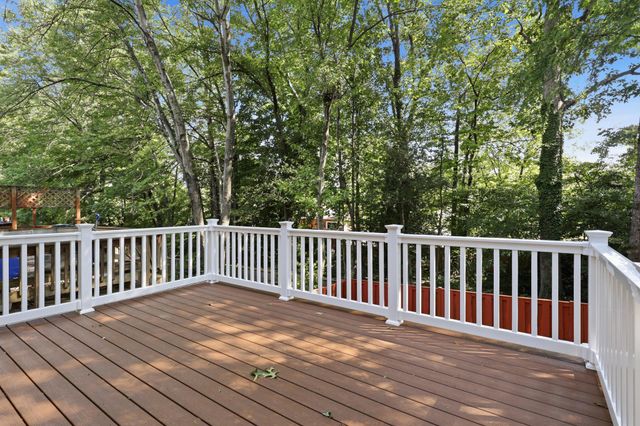 5079 LAMBSGATE LN, Woodbridge, VA 22193