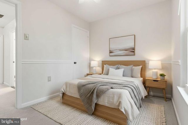 5079 LAMBSGATE LN, Woodbridge, VA 22193