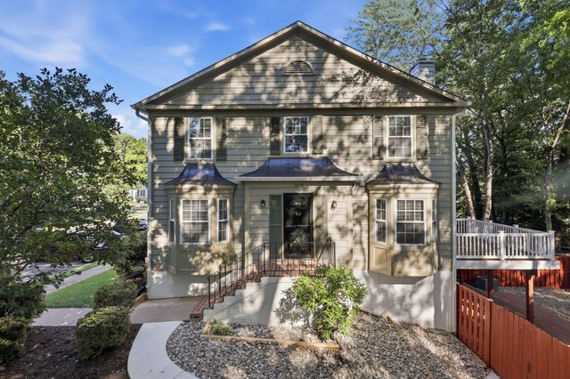5079 LAMBSGATE LN, Woodbridge, VA 22193